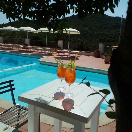 Hotel Mya Porto Cervo 3*